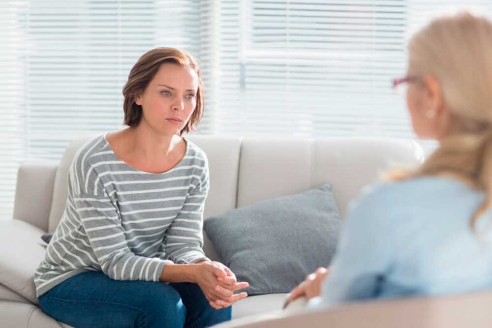 hipnose e terapia breve workshop despertare 8 Envolve aprimorar o processo terapêutico ao integrar esses recursos à terapia centrada na comunicação e nas histórias, a fim de obter resultados mais eficazes em um período mais curto.