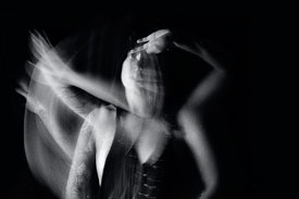 Destaca-se pela criatividade e flexibilidade na aplicação de técnicas, permitindo diversas abordagens terapêuticas.